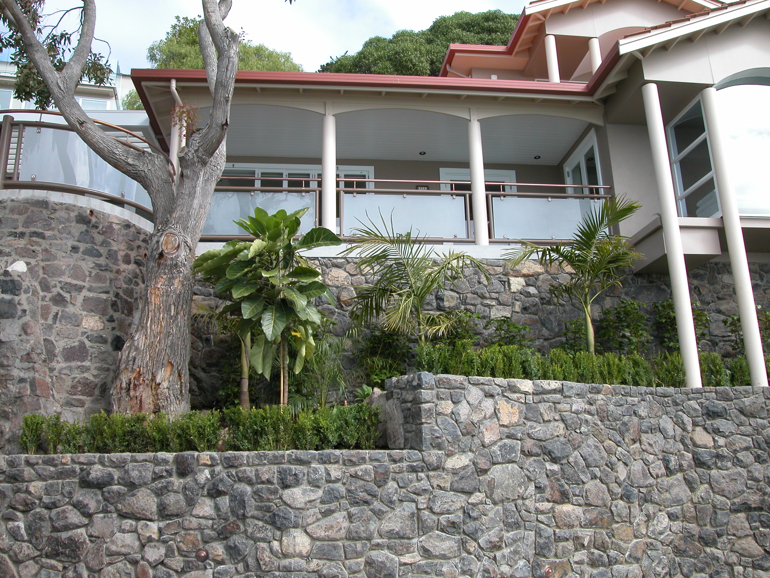 
              website_-_seaside_cliffedge_2            